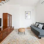 Spacious Apartment 600 Mt To Metro M3 Comasina