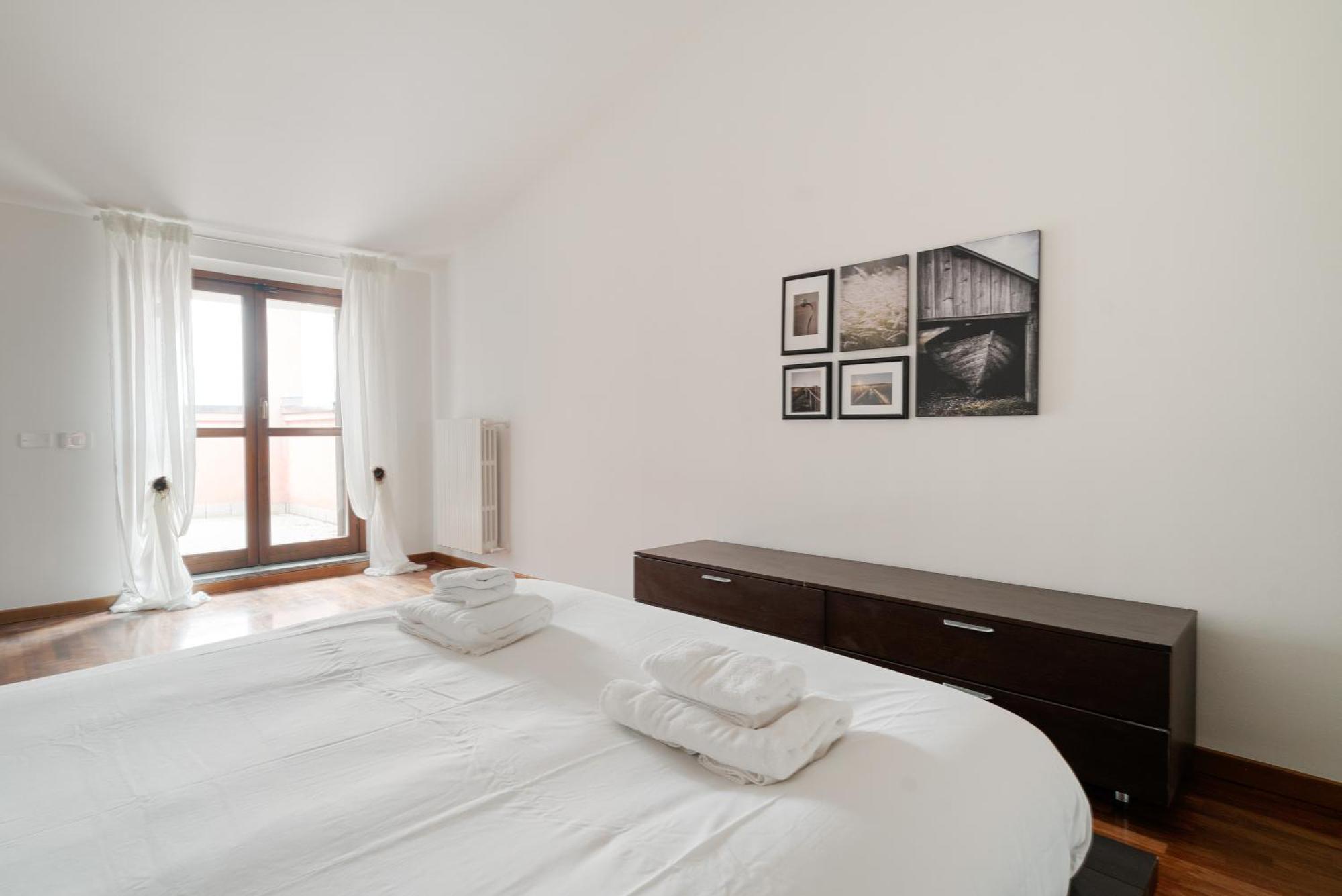 Apartment Spacious 600 Mt To Metro M3 Comasina