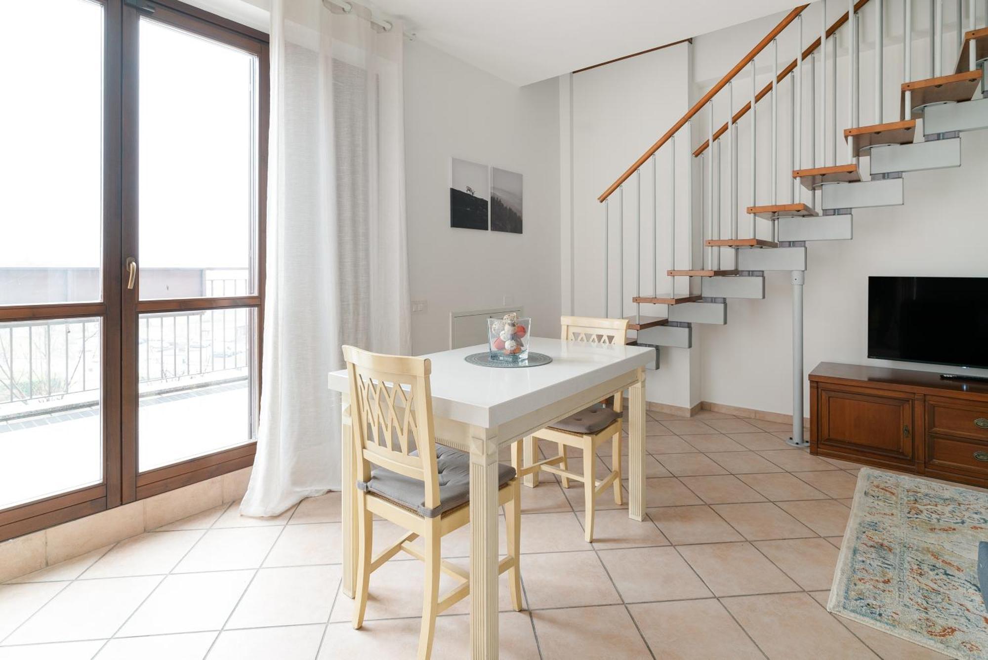 Spacious 600 Mt To Metro M3 Comasina Apartment *