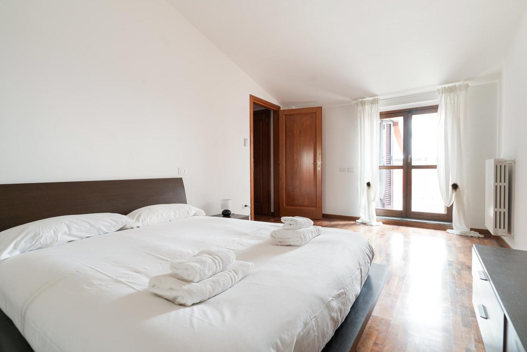 Spacious 600 Mt To Metro M3 Comasina * Mailand