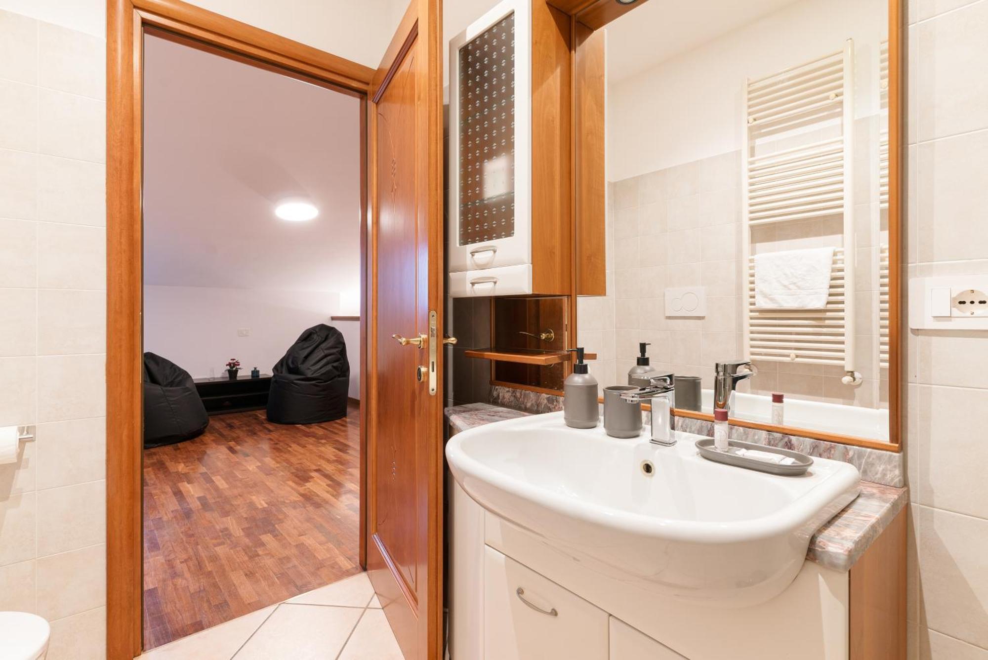 Apartment Spacious 600 Mt To Metro M3 Comasina *